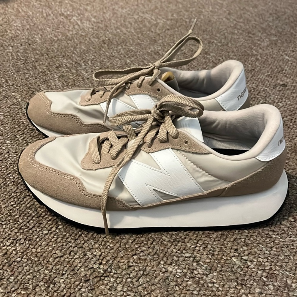 Tan New Balance 237 like new